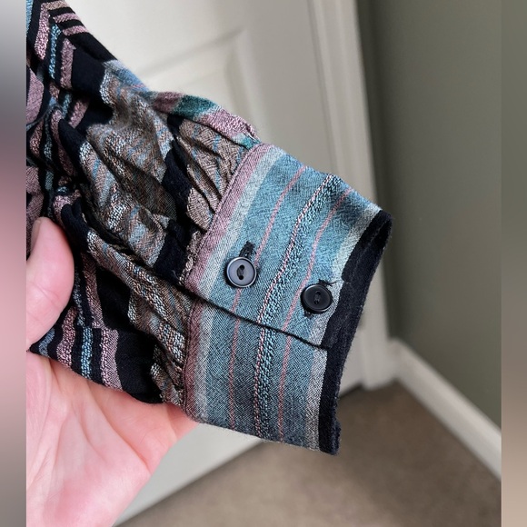 AE Striped Top NWT sz M - Picture 6 of 9